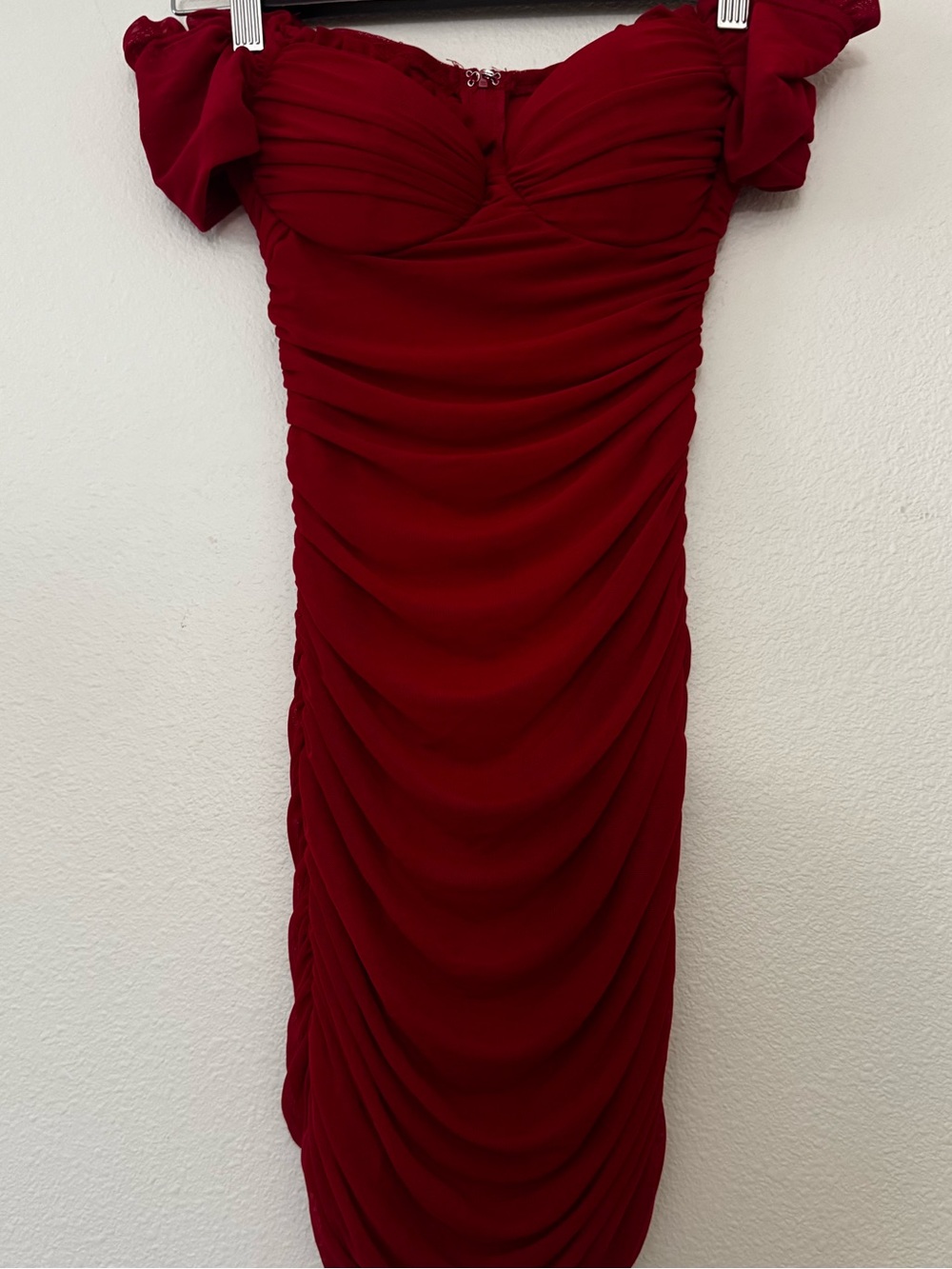 Windsor Crimson Ruched Off-Shoulder Mini Dress size XS - Picture 3 of 6